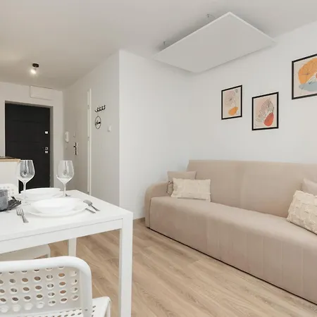 Apartment Gently Arranged In The Center Of By Renters